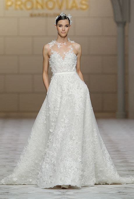 Pronovias Wedding Dresses Fall 2015 Bridal Runway Shows