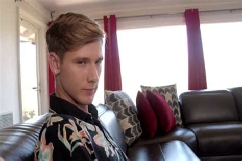 Curious At ONLY GAY MEN TUBE