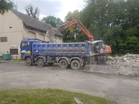 Koparka Obrotow Wykopy Wyburzenia Niwelacje Terenu Transport Wodzis Aw