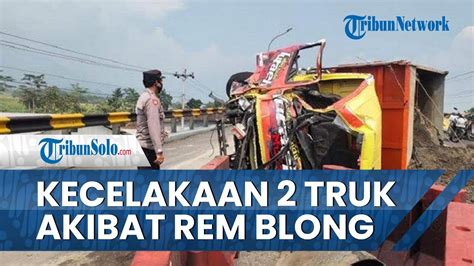 Kecelakaan Truk Tronton Dan Truk Pasir Di Flyover Kretek Paguyangan