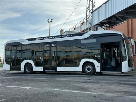 Avanza prueba un nuevo modelo de autobús 100 eléctrico en Zaragoza