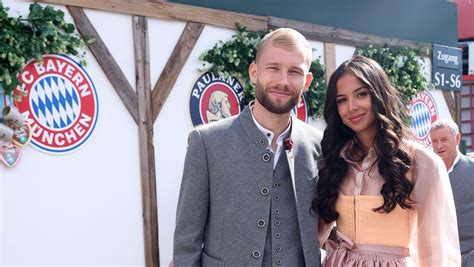 Konrad Laimer Im Babyglück Der FC Bayern München Star wird Papa