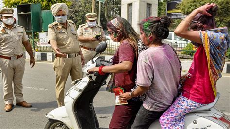 Delhi Police Issued A Total Of 3282 Challans For Traffic Violations In