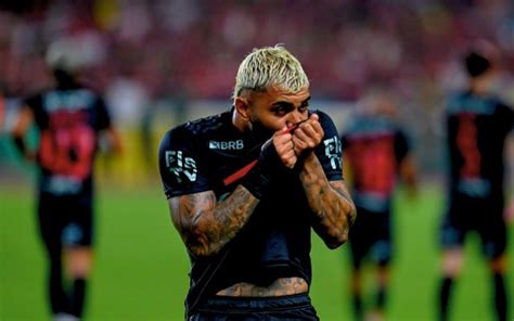 Gabigol é visto como fonte de motivação e confiança nos bastidores do