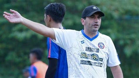 Pelatih Arema FC Eduardo Almeida Resmi Dipecat Manajemen Singo Edan