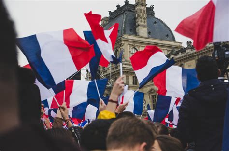 Quick History of the French Flag - Discover Walks Blog