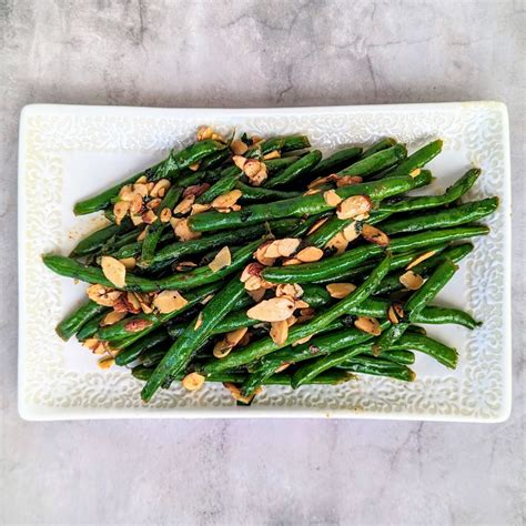 Green Beans With Garlic And Almonds Modern Mediterranean