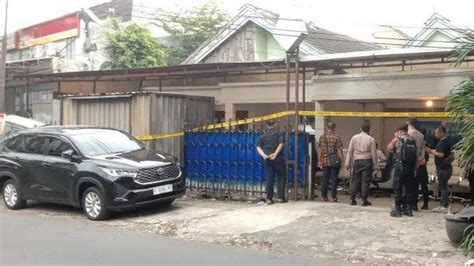 Breaking News Diduga Jadi Pabrik Narkoba Rumah Di Jl Bukit Barisan