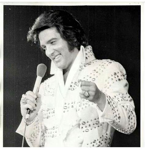 Pin By Ida Ueding On Elvis Presley Elvis Presley Elvis Presley Concerts Elvis Presley Pictures