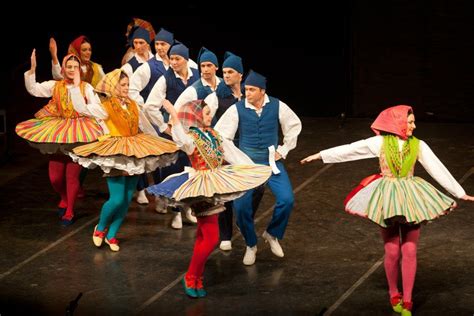 Dance Of Island Susak Costumes Around The World Folk Costume Bosnia