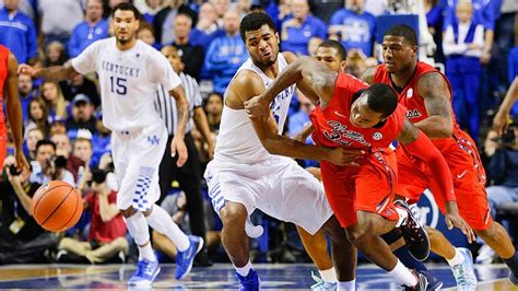 No. 1 Kentucky survives upset scare from Ole Miss, flashes ...