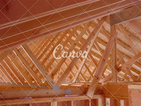 Garage roof trusses - Photos by Canva