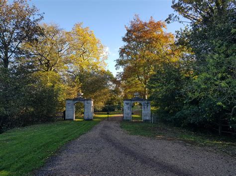 Punchbowl Gates Croome Park Jeff Gogarty Cc By Sa Geograph