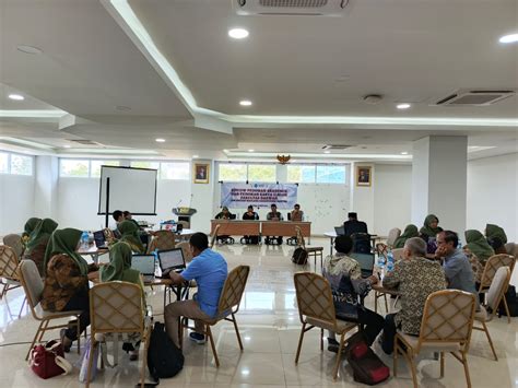 Fakultas Dakwah UIN Sultan Maulana Hasanuddin Banten Gelar Review