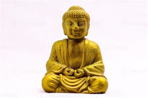 Golden Buddha statue 21584926 Stock Photo at Vecteezy