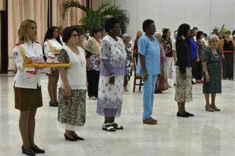 Distinguen En Cuba Representantes Destacadas De Organizaci N Femenina