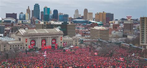 Kansas City raffling Chiefs victory parade banners with cheap tickets