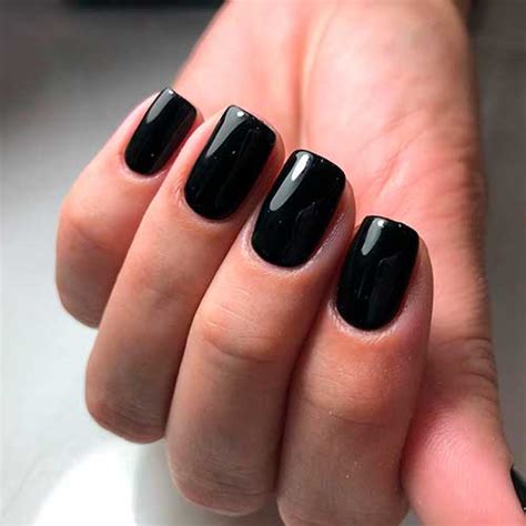 The Cutest Short Black Nails That Will Suit All Tastes