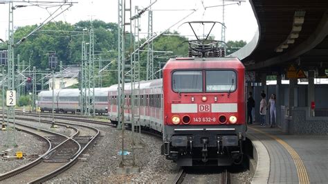 Eine S Altdorf Roth Erreicht Den S Bahn Halt N Rnberg Dutzendteich