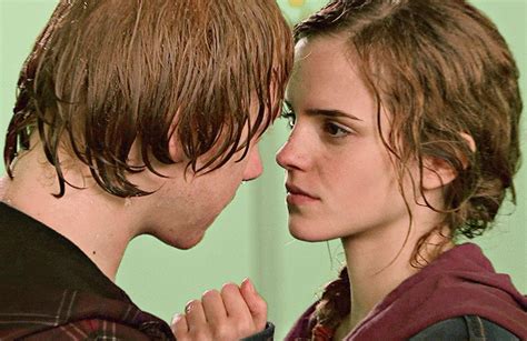 Hermione Granger And Ron Weasley Kissing Scene