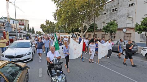 Manifestaci N De Los Vecinos De La Asunci N De Jerez Por Los Retrasos