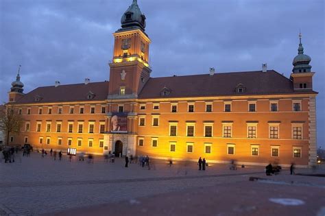 Zamek Kr Lewski W Warszawie Garnek Pl