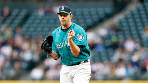 No-Canada! Mariners' Paxton pitches no-hitter in Toronto - oggsync.com