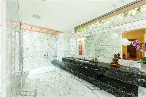 20mm Calacatta Marble Grain Matched Bathroom - Brisbane Granite and Marble