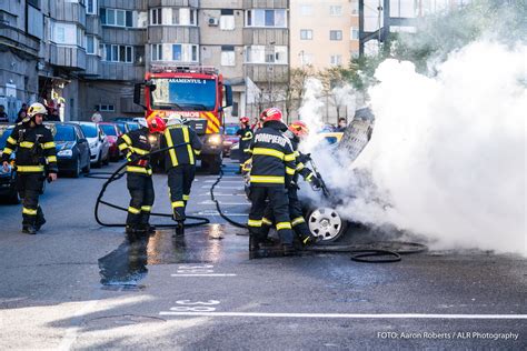 Incendiul în parkingul Primăriei de pe strada Moților