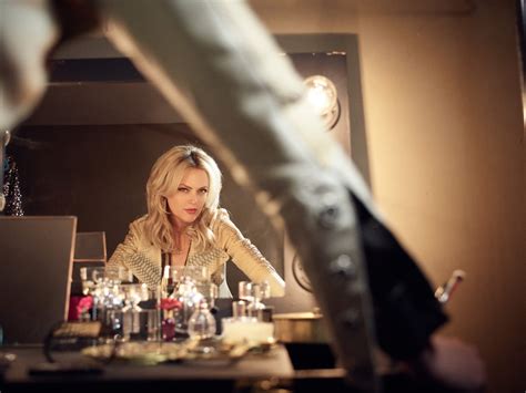 Elaine Hendrix On Swearing Feeling Sexy And Sex Drugs Rock Roll Maxim