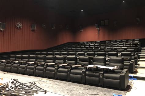 movies playing roanoke va 6