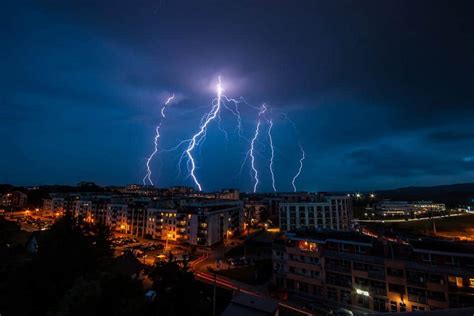 Recomendaciones Para Protegerse Durante Una Tormenta El Ctrica