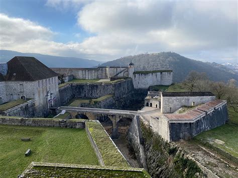 Mont Saint Étienne Citadelle de Besançon Blick vom hikr org