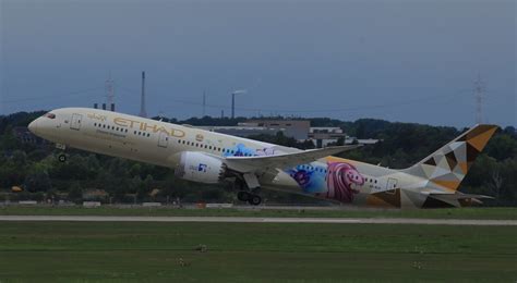 Etihad Airways Boeing 787 9 Dreamliner A6 BLR ADNOC Choose