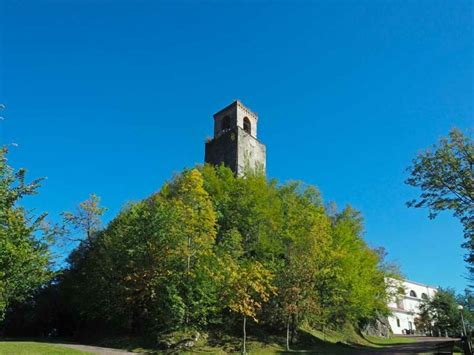 Chiesa di San Nicolò e ruderi del castello Andar per valli