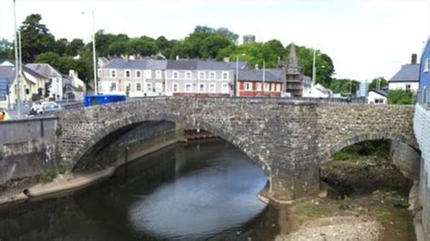 15th Century Bridge Which Named Bridgend Gets Facelift Bbc News