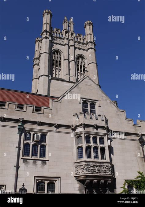 University chicago gothic building exterior hi-res stock photography ...