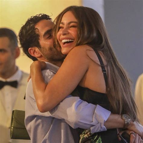 Sofía Vergara de fiesta en Italia con un posado en bikini por su