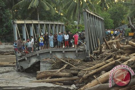 Empat Jembatan Di Sukabumi Putus Akibat Banjir Antara News