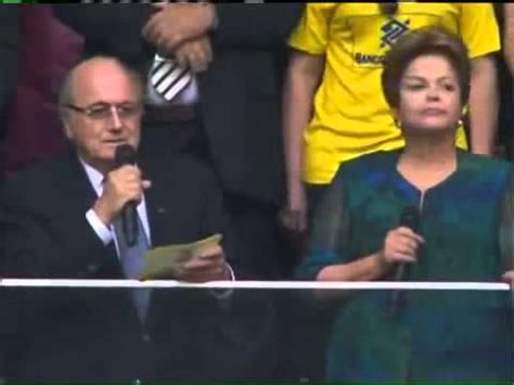 Presidente Dilma é vaiada na abertura da copa das confederações YouTube