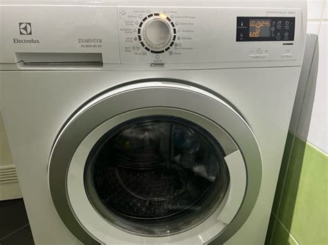 HITNO! Perilica-sušilica 7kg s funkcijom pare, Electrolux EWW1686HDW