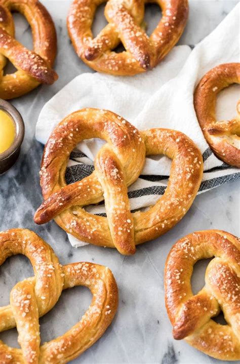 how to make soft pretzels at home
