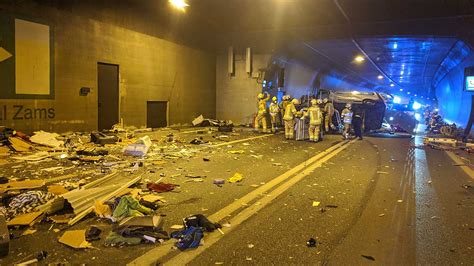 Verkehrsunfall Im Landecker Tunnel Feuerwehr Landeck