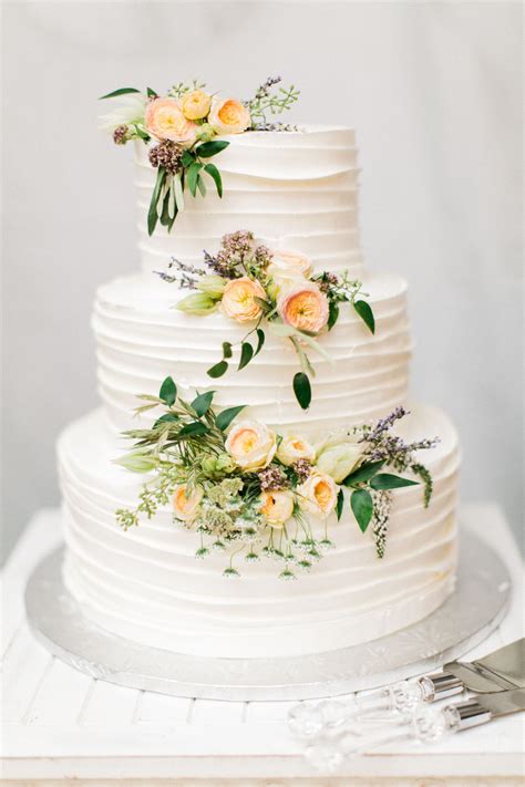 Ruffled Buttercream Cake With Fresh Flowers Fresh Flower Cake Cream