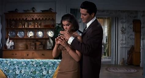 It Happened at the World's Fair = 1963 - Elvis Presley avec Yvonne ...