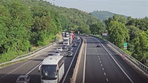 Incidente Sul Raccordo Avellino Salerno Feriti E Traffico Liratv