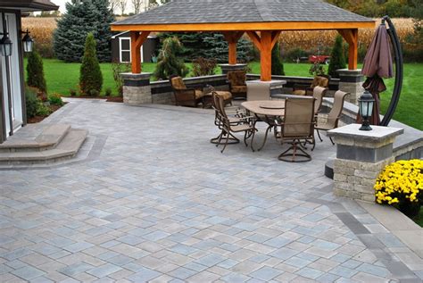 Paver Patio - Whitby, ON - Photo Gallery - Landscaping Network