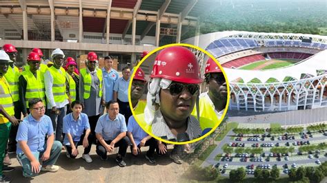 Khady Diène GAYE en visite de chantier Le stade Léopold Sedar