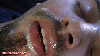 Latino Desnudo Alimentando Su Trasero XVIDEOS