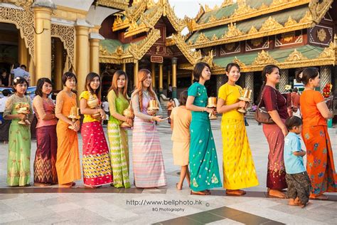 Myanmar Longyi :: Yangon (仰光), Myanmar | Myanmar traditional dress ...